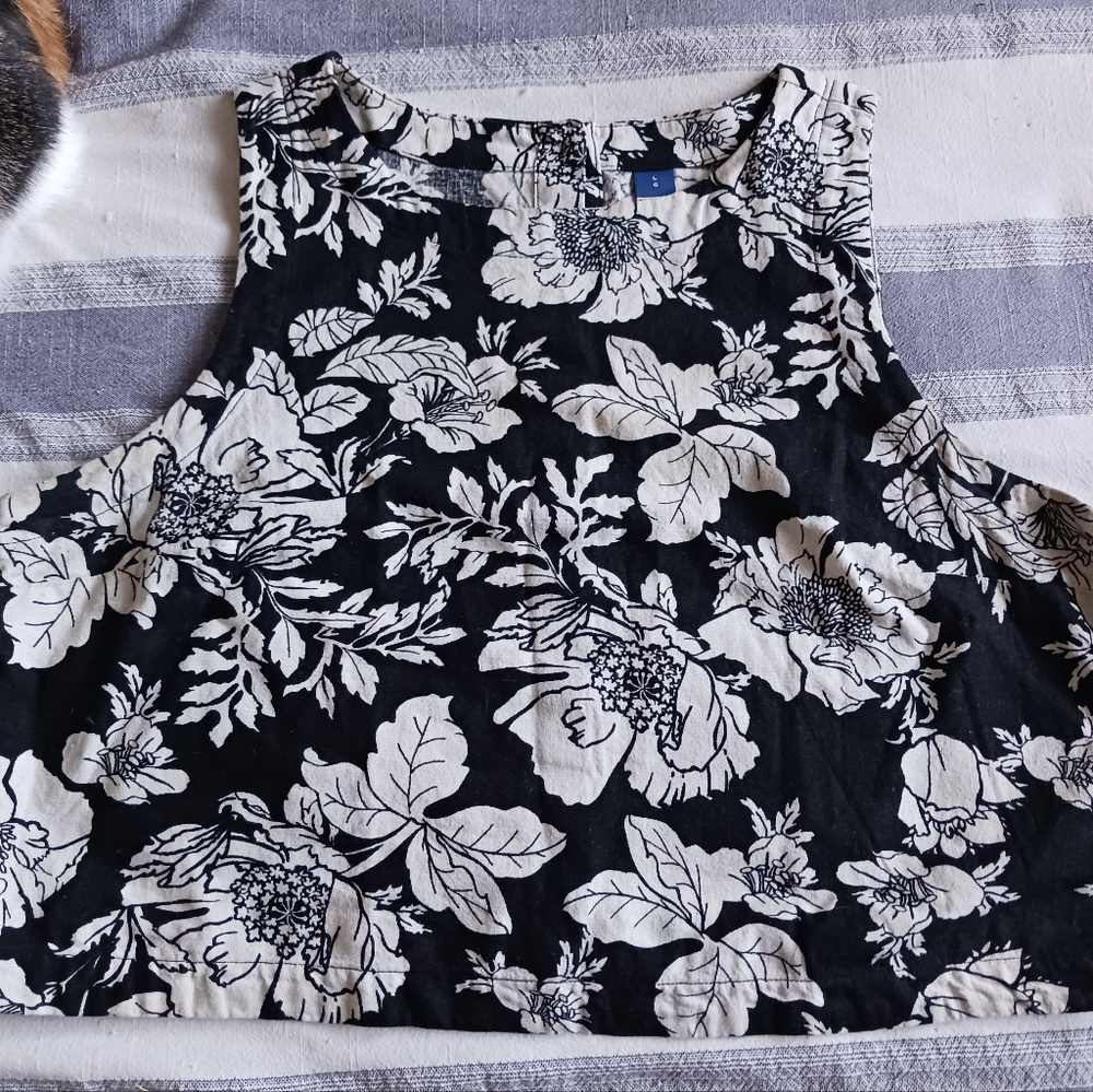 Black And White Linen Crop Top